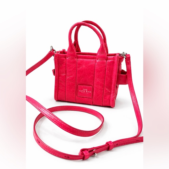 Marc Jacobs Handbags - Marc Jacobs
The Shiny Crinkle Crossbody Tote bag